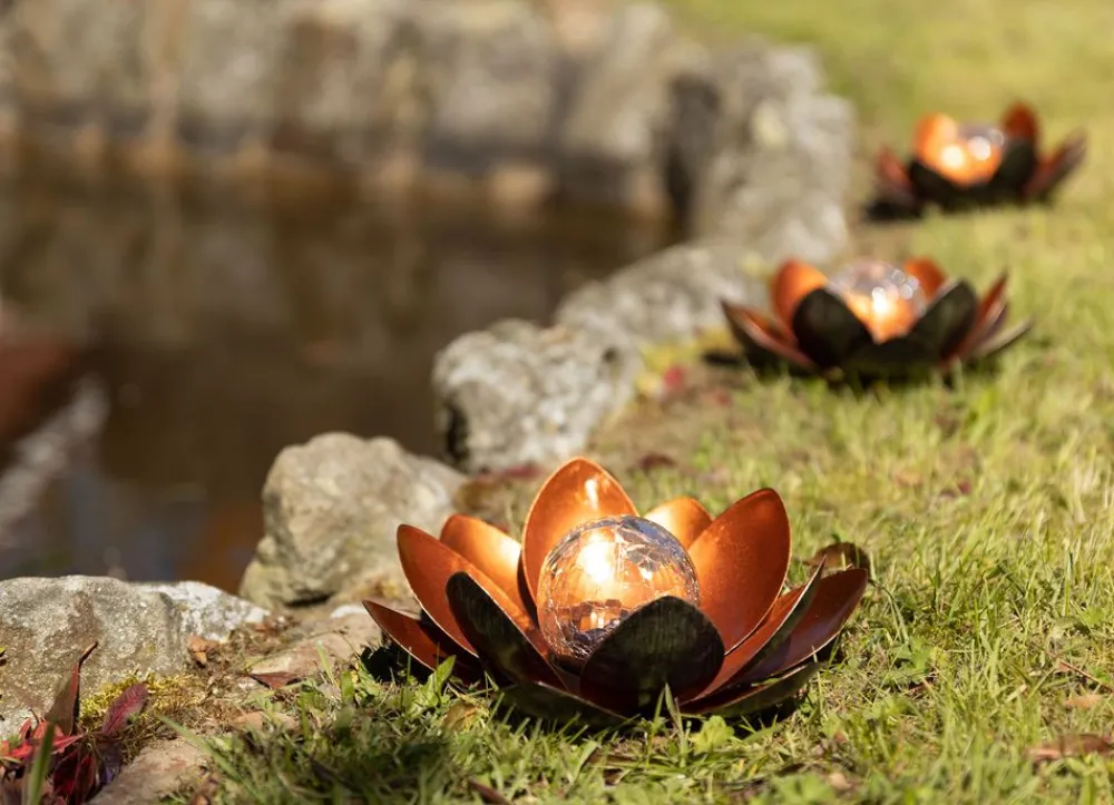 TP Solar-Lotusblume Mit Crackleglaskugel Und Led-Beleuchtung Warmweis New